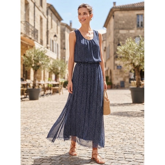 Chelsea & Violet Dresses & Skirts - Chelsea & Violet Navy Heart Print‎ Sleeveless Feminine Summer Maxi Dress XS